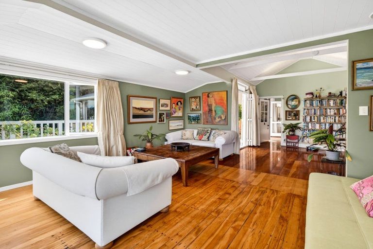 Photo of property in 8 Robertson Street, Russell, 0202