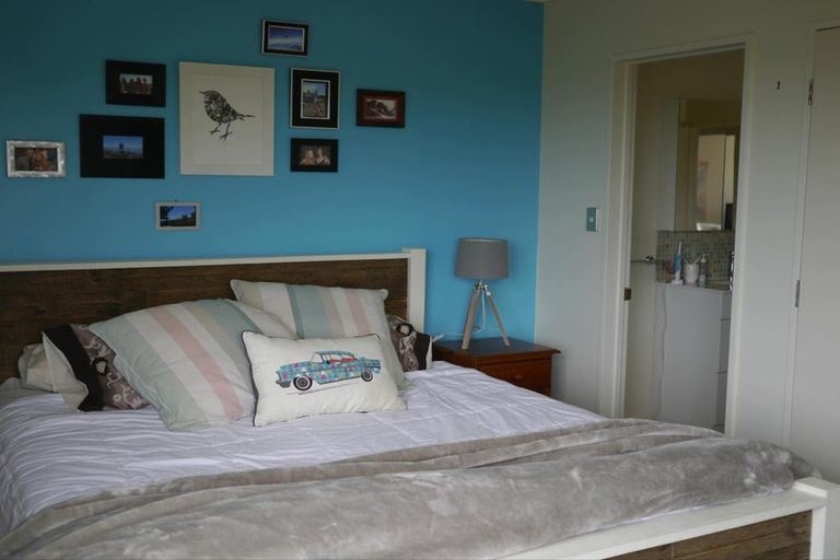 Photo of property in 14 Longview Rise, Massey, Auckland, 0614