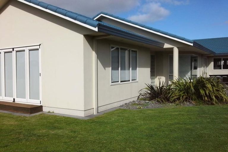 Photo of property in 5-7 Shelter Grove, Frankleigh Park, New Plymouth, 4310