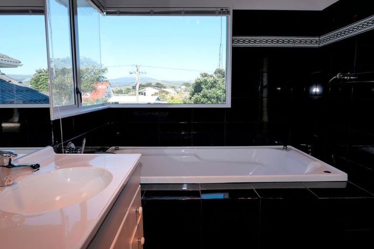 Photo of property in 99b Manly Street, Paraparaumu Beach, Paraparaumu, 5032