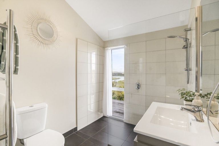 Photo of property in 241d Heatley Road, Whakapirau, Maungaturoto, 0583