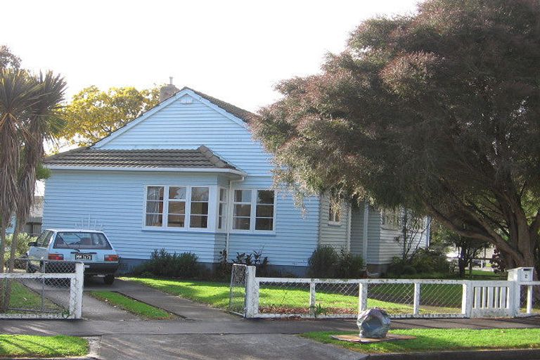 Photo of property in 2 Anderson Street, Hokowhitu, Palmerston North, 4410