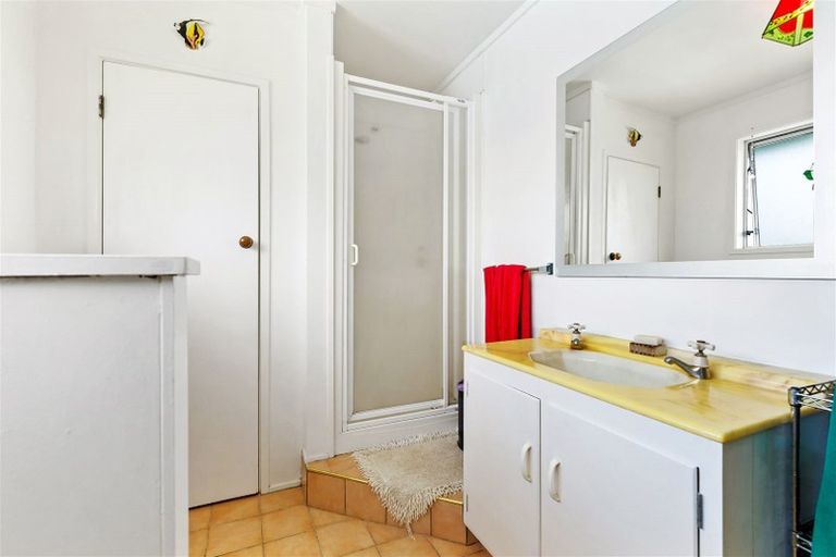 Photo of property in 45 Bethells Road, Waitakere, Henderson, 0782