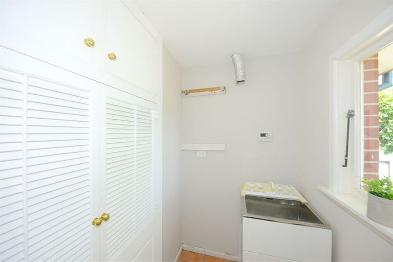 Photo of property in 76 Greendale Avenue, Avonhead, Christchurch, 8042