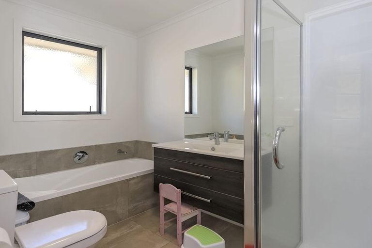 Photo of property in 15 Richardson Road, Omokoroa, 3114