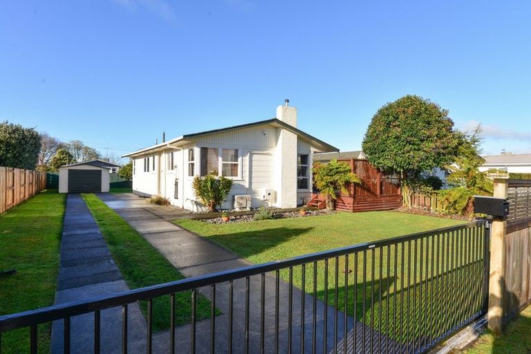 Photo of property in 12 Katherine Place, Melville, Hamilton, 3206