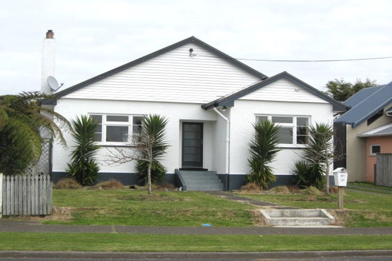 Photo of property in 41a Omata Road, Marfell, New Plymouth, 4310