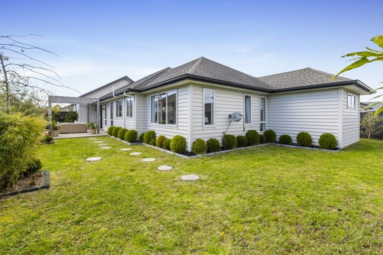Photo of property in 14 Paso Fino Crescent, Karaka, Papakura, 2113