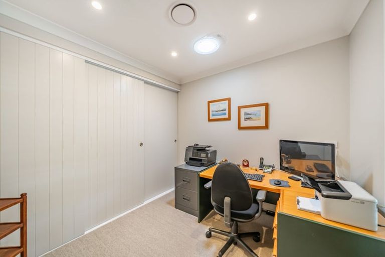 Photo of property in 6 Bateson Way, Heretaunga, Upper Hutt, 5018