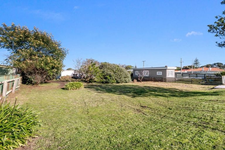 Photo of property in 20a Ruapehu Street, Castlecliff, Wanganui, 4501