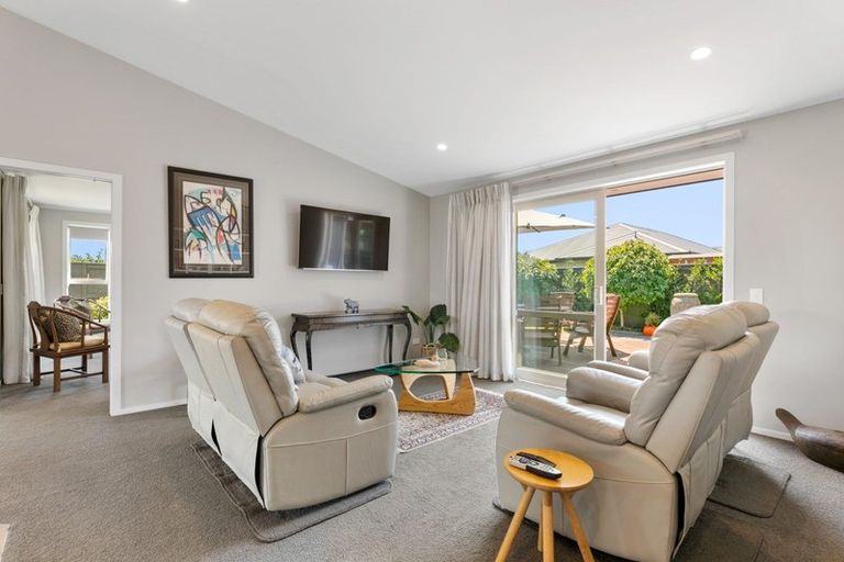 Photo of property in 34 Awatira Drive, Papamoa Beach, Papamoa, 3118