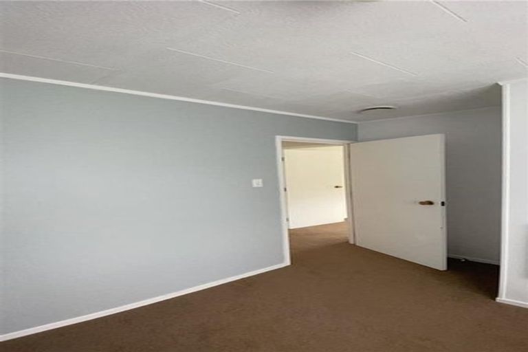 Photo of property in 12 Lorena Place, West Harbour, Auckland, 0618