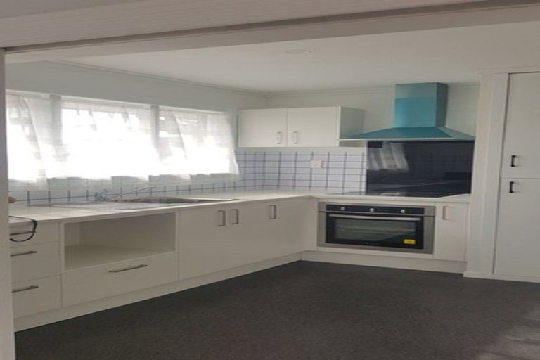 Photo of property in 1/285 Pakuranga Road, Pakuranga Heights, Auckland, 2010