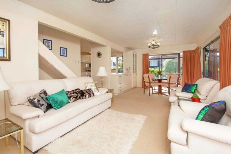 Photo of property in 14 Rogers Avenue, Eastern Beach, Auckland, 2012