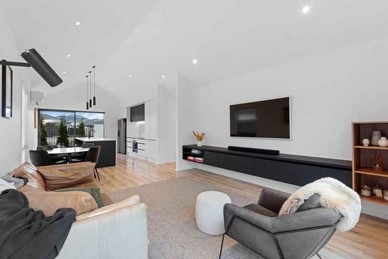 Photo of property in 6 Helen Place, Halswell, Christchurch, 8025