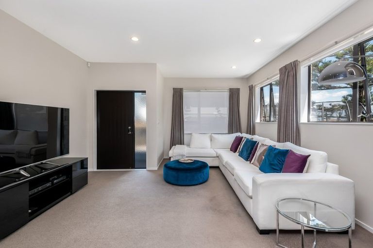 Photo of property in 23c Lexington Drive, Botany Downs, Auckland, 2010