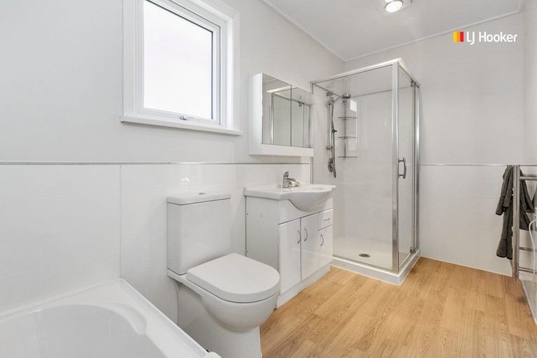 Photo of property in 7 Glendevon Place, Vauxhall, Dunedin, 9013