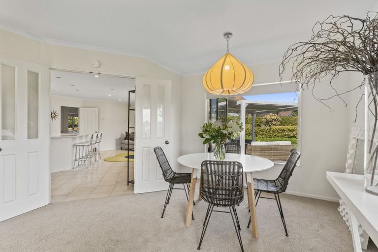 Photo of property in 2 Fairview Terrace, Waipahihi, Taupo, 3330