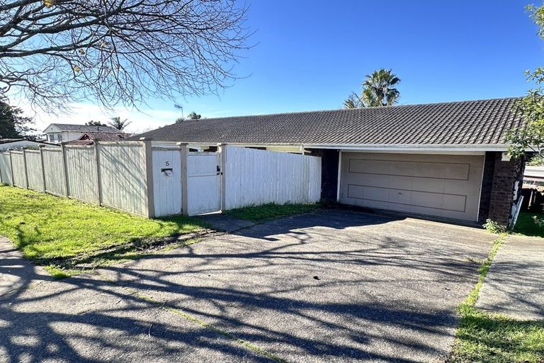 Photo of property in 5 Glenmore Road, Sunnyhills, Auckland, 2010