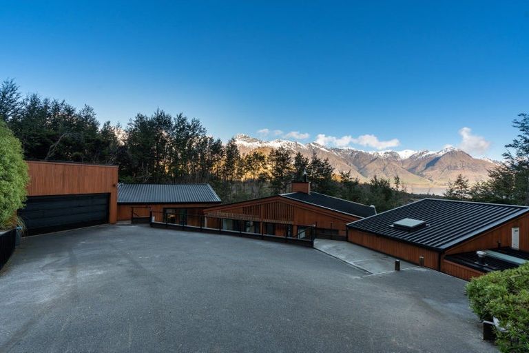 Photo of property in 18 Falcon Heights, Mount Creighton, Queenstown, 9371