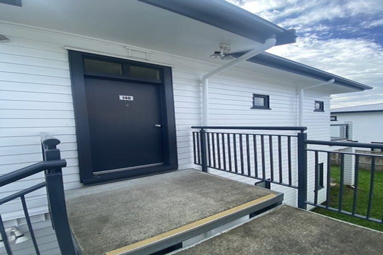 Photo of property in 140/2 Armoy Drive, East Tamaki, Auckland, 2016