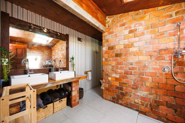 Photo of property in 359 Newbury Line, Bunnythorpe, Palmerston North, 4478