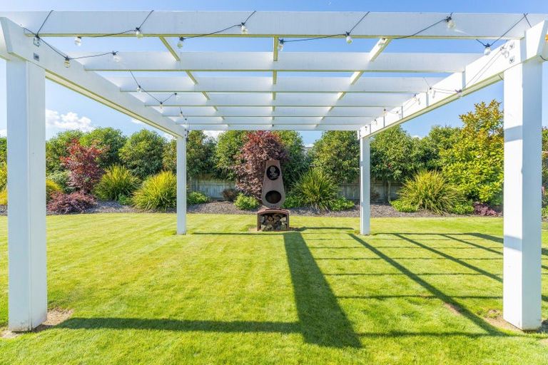 Photo of property in 8 Pukatea Lane, Kinloch, Taupo, 3377