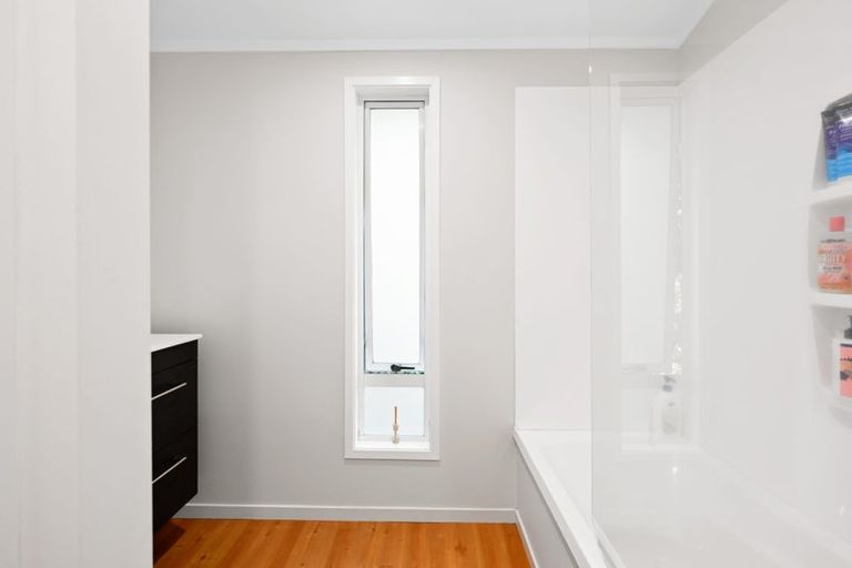 Photo of property in 8 Fleming Place, Chedworth, Hamilton, 3210