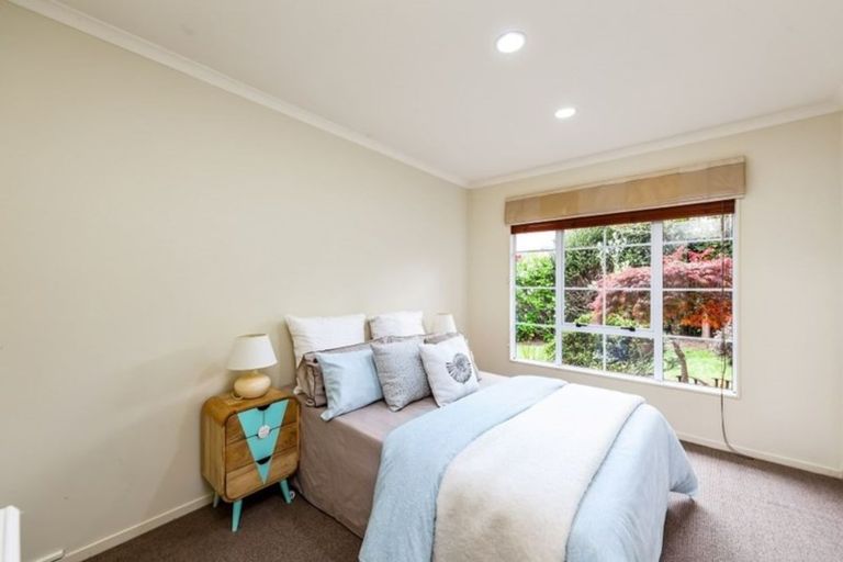 Photo of property in 28 Westminster Gardens, Unsworth Heights, Auckland, 0632