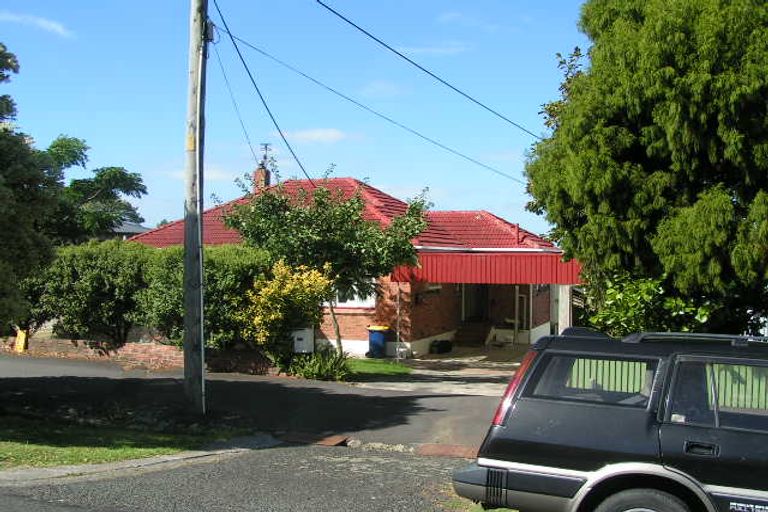 Photo of property in 22 Seaview Avenue, Northcote, Auckland, 0627