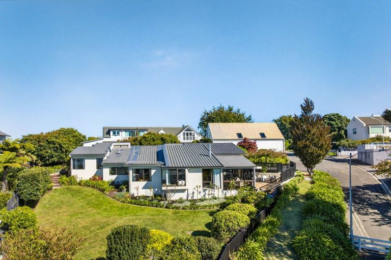 Photo of property in 9 Harvey Road, Bluff Hill, Napier, 4110