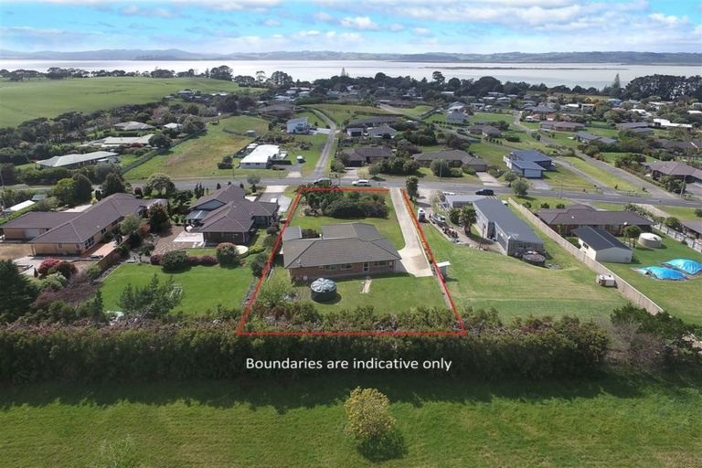 Photo of property in 7 Omana Avenue, Shelly Beach, Helensville, 0874