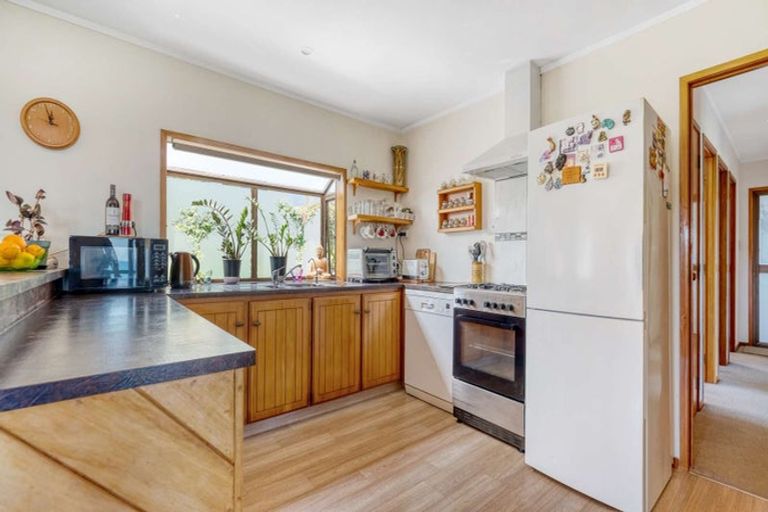 Photo of property in 24 Bay View Road, Cable Bay, 0420