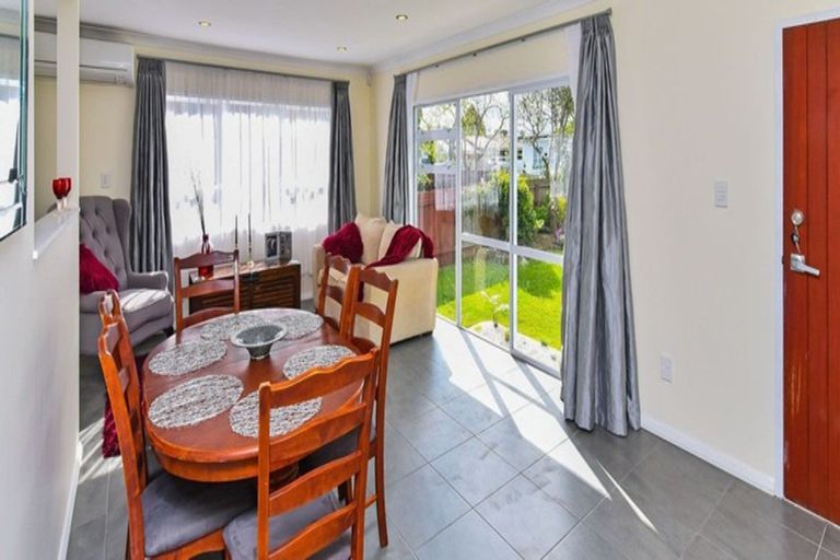 Photo of property in 10 Sunnypark Avenue, Rosehill, Papakura, 2113
