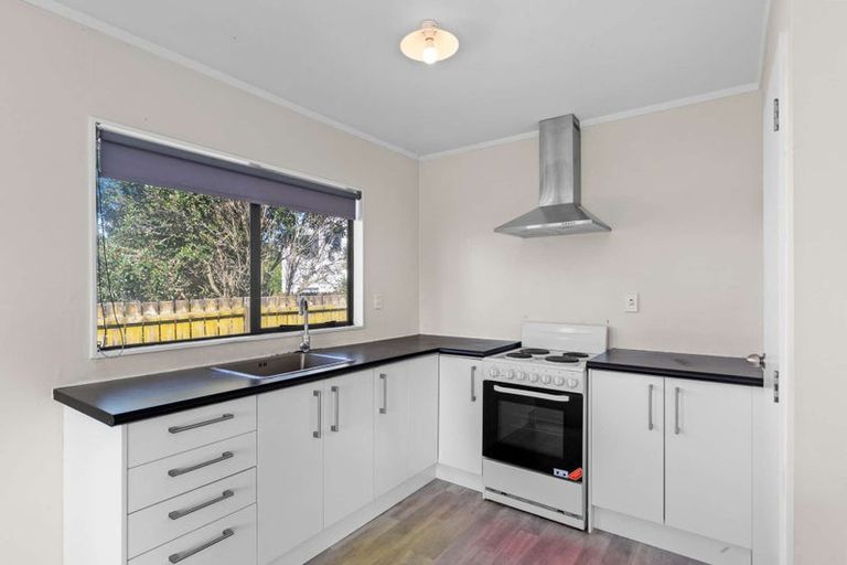 Photo of property in 28 Barneys Farm Road, Clendon Park, Auckland, 2103