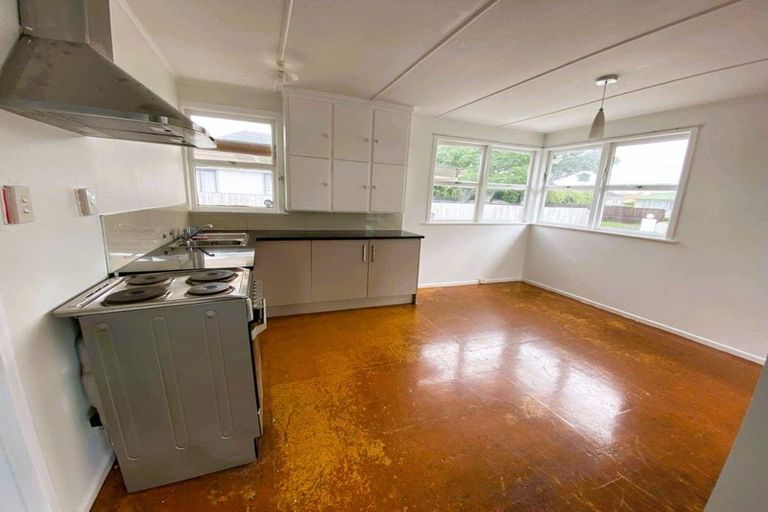 Photo of property in 26 Martin Road, Manurewa, Auckland, 2102