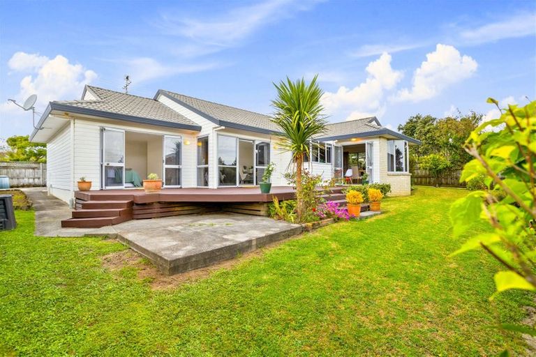 Photo of property in 1 Picasso Drive, West Harbour, Auckland, 0618