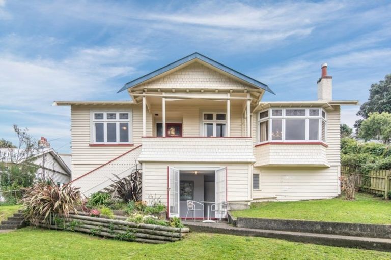 Photo of property in 20 Aranoni Street, Island Bay, Wellington, 6023