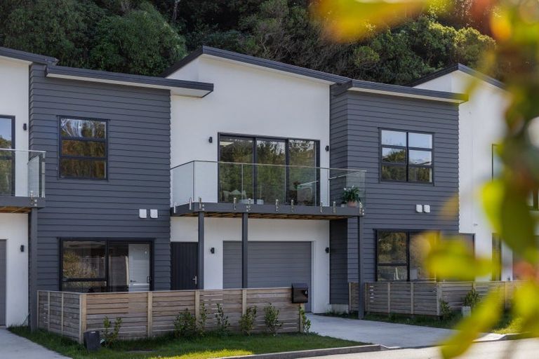 Photo of property in 8 Tradewinds Drive, Whitby, Porirua, 5024