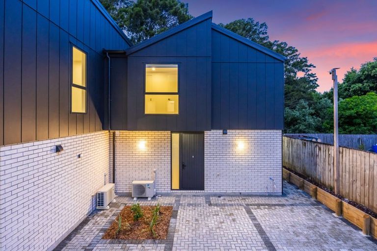 Photo of property in 38a Cascades Road, Pakuranga Heights, Auckland, 2010