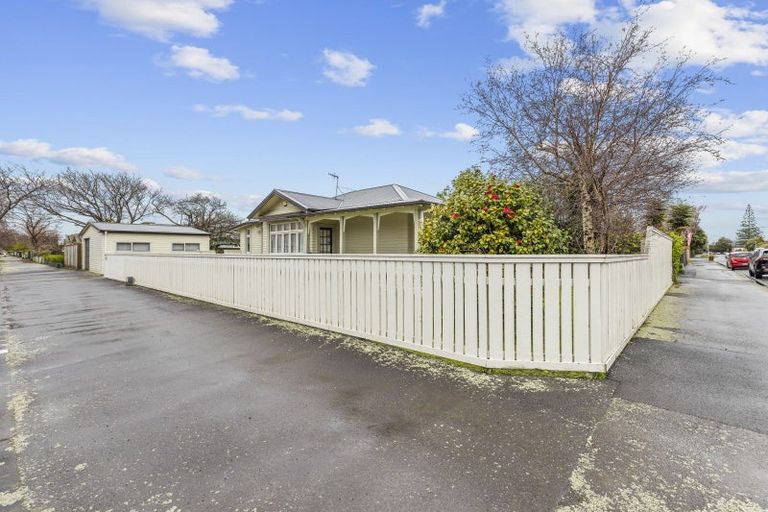 Photo of property in 58 Featherston Street, Takaro, Palmerston North, 4412