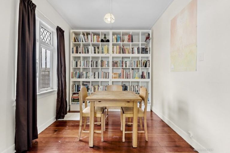 Photo of property in 33 Chilka Street, Berhampore, Wellington, 6023