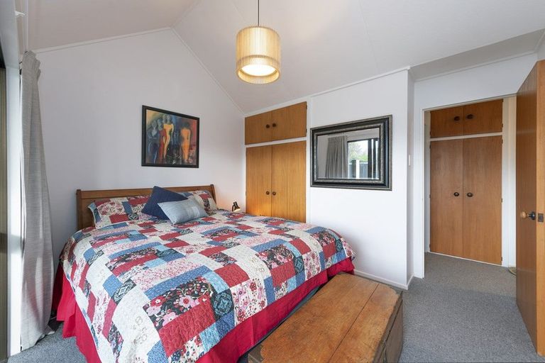 Photo of property in 152 Beacon Point Road, Wanaka, 9305