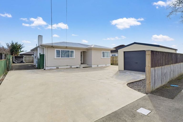 Photo of property in 17 Winchester Street, Levin, 5510