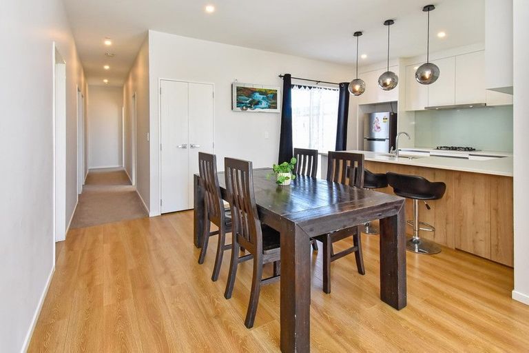 Photo of property in 8 Koroheke Road, Takanini, 2110