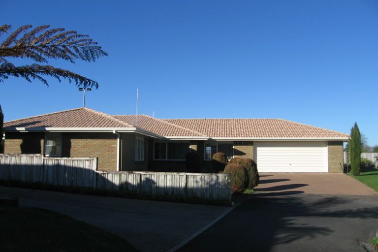 Photo of property in 23 Halcione Close, Flagstaff, Hamilton, 3210