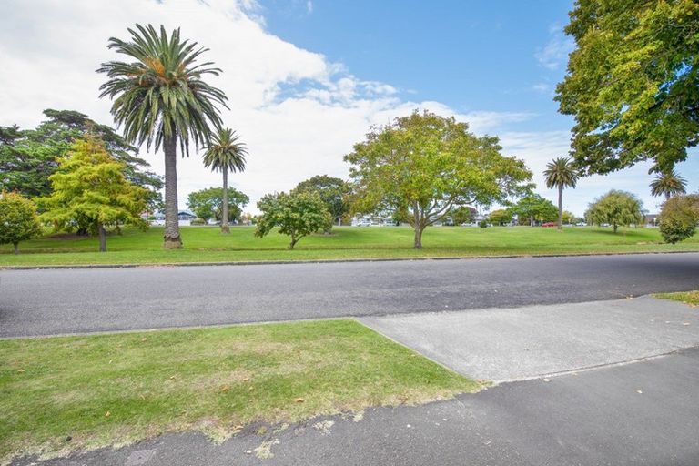 Photo of property in 1/47 Douglas Mclean Avenue, Marewa, Napier, 4110