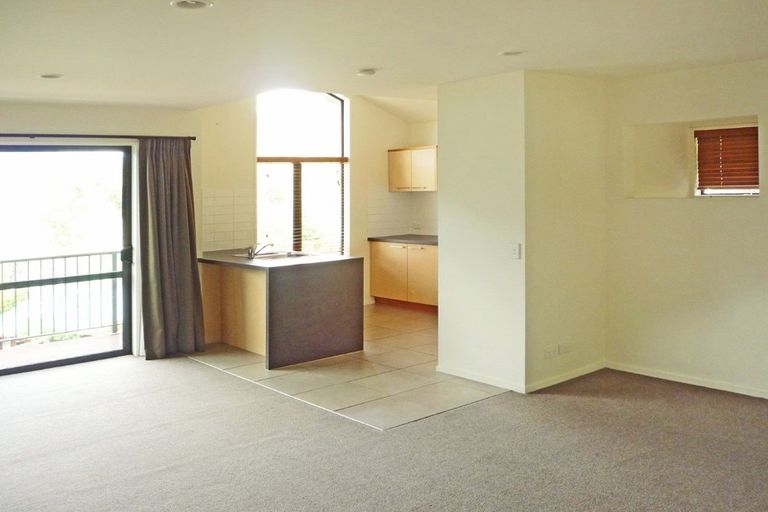 Photo of property in Arno Apartment, 1/8 Mckerrow Place, Sunshine Bay, Queenstown, 9300