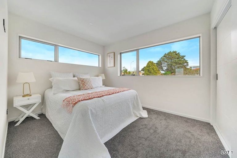 Photo of property in 40d Estuary Road, Weymouth, Auckland, 2103