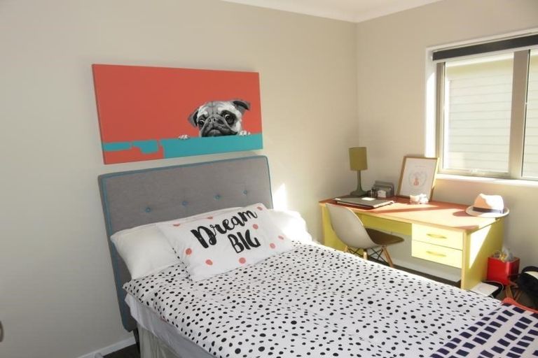 Photo of property in 30b Havana Rise, Grenada Village, Wellington, 6037